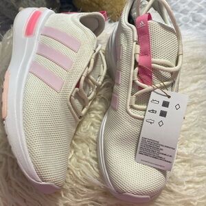 NWT! Adidas Racer tennis shoes